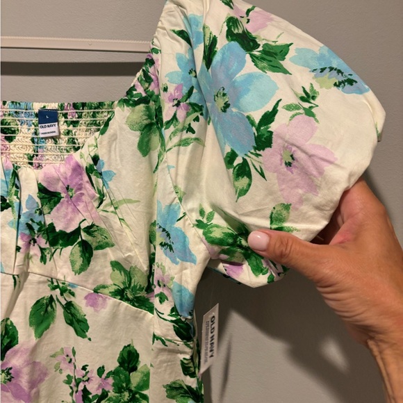 Women's Old Navy Puff Sleeve Top - ribbed section on back Size Large - NWT - Picture 5 of 9